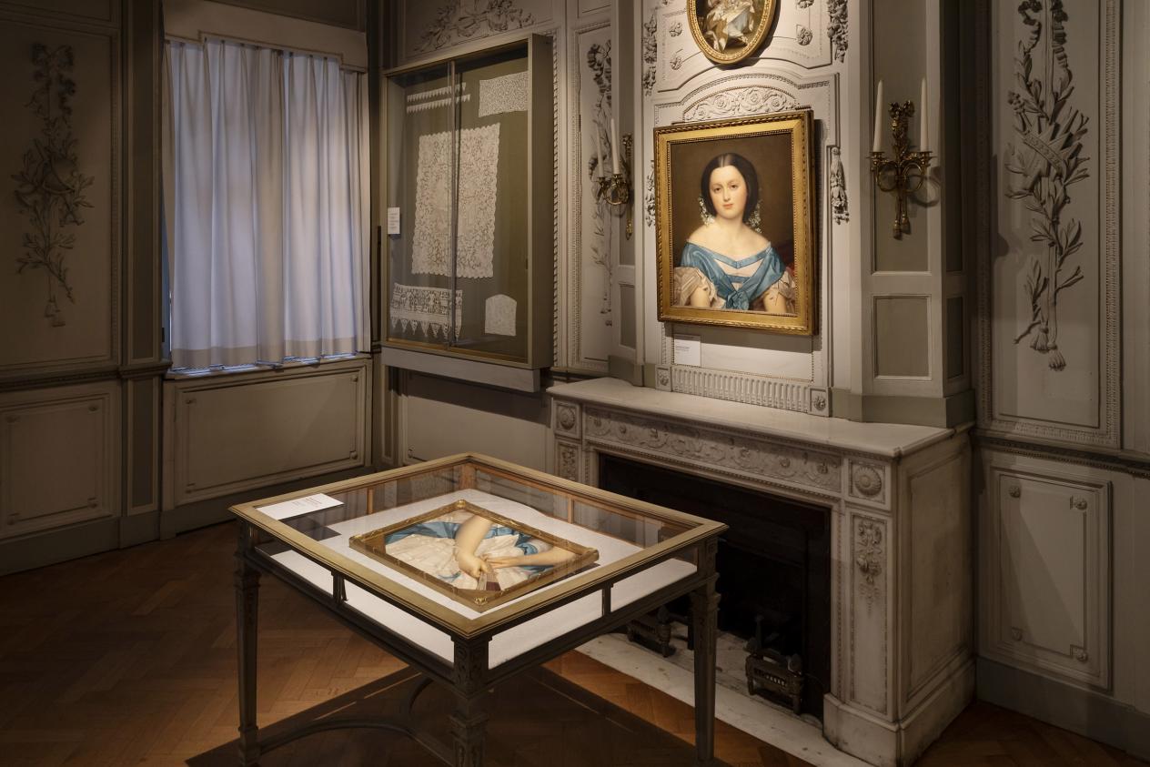 Portret van Henriëtte in het salon