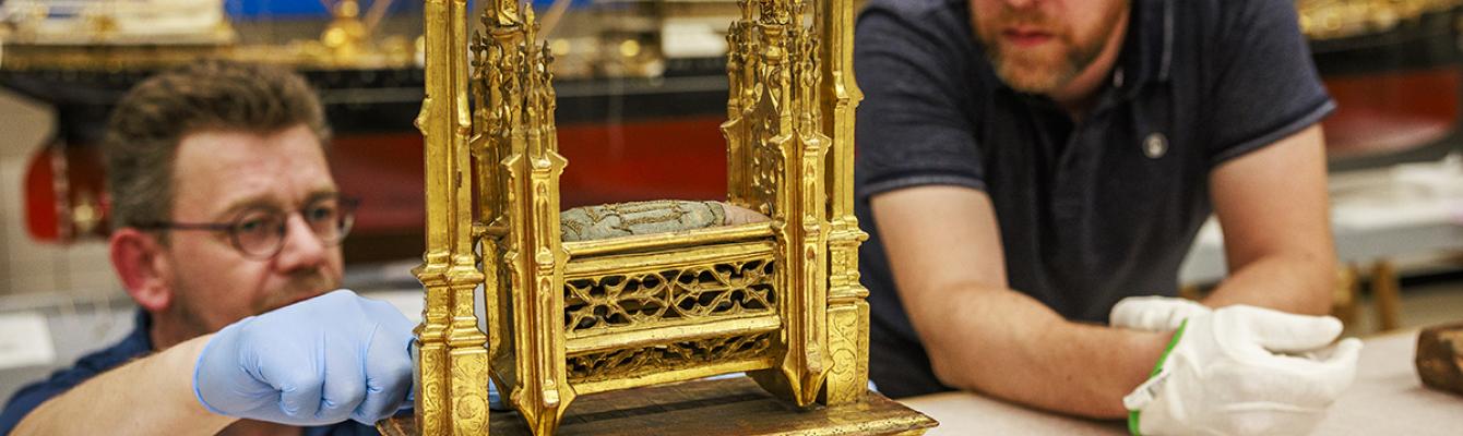 Restauratie van Kerstwiegje