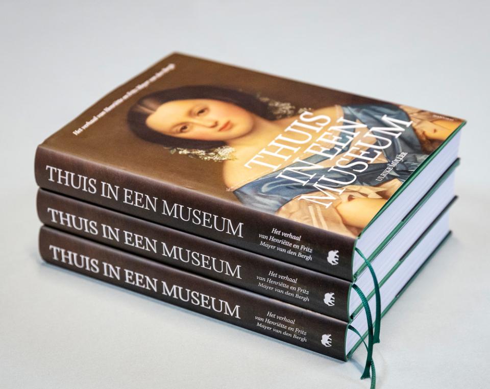 Boek Thuis in een museum