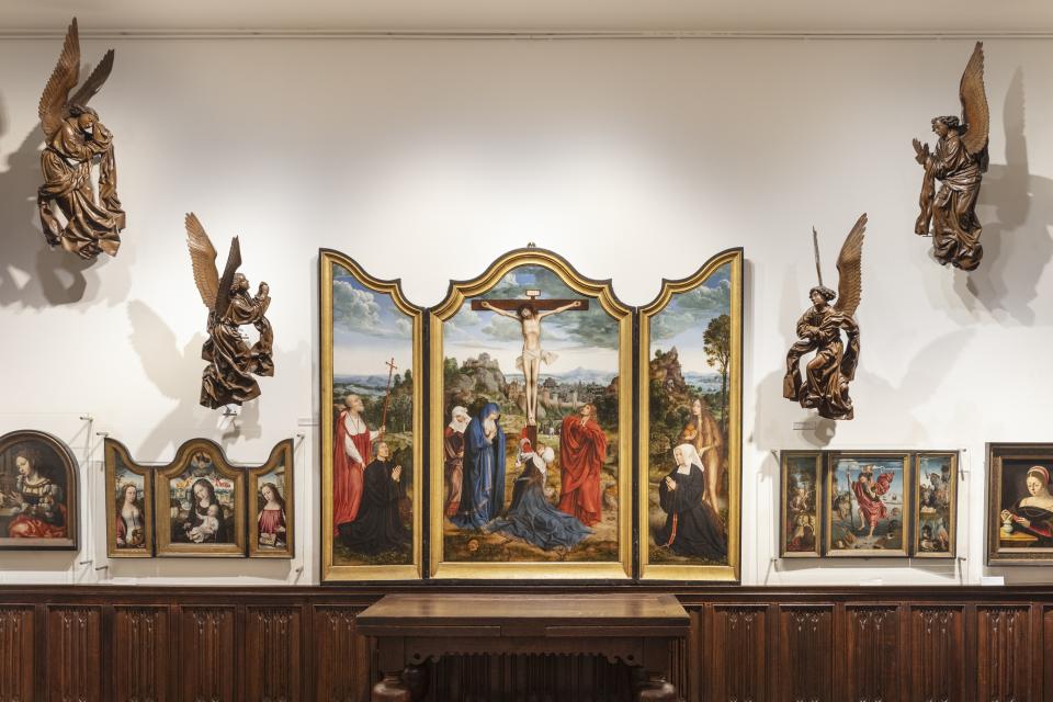 Calvarie met stichterspaar, Massys in het museum
